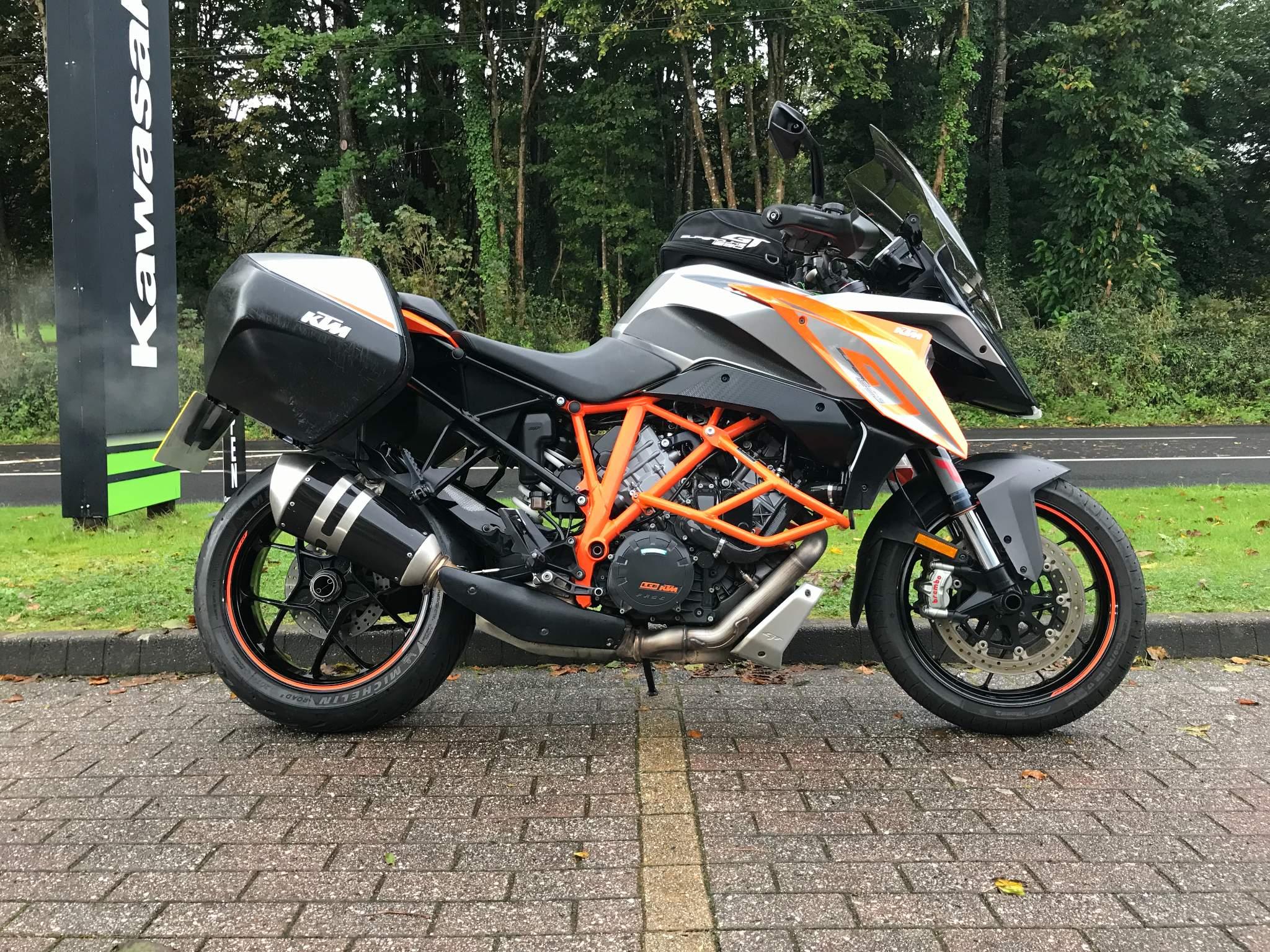 2017 KTM 1290 Super Duke GT